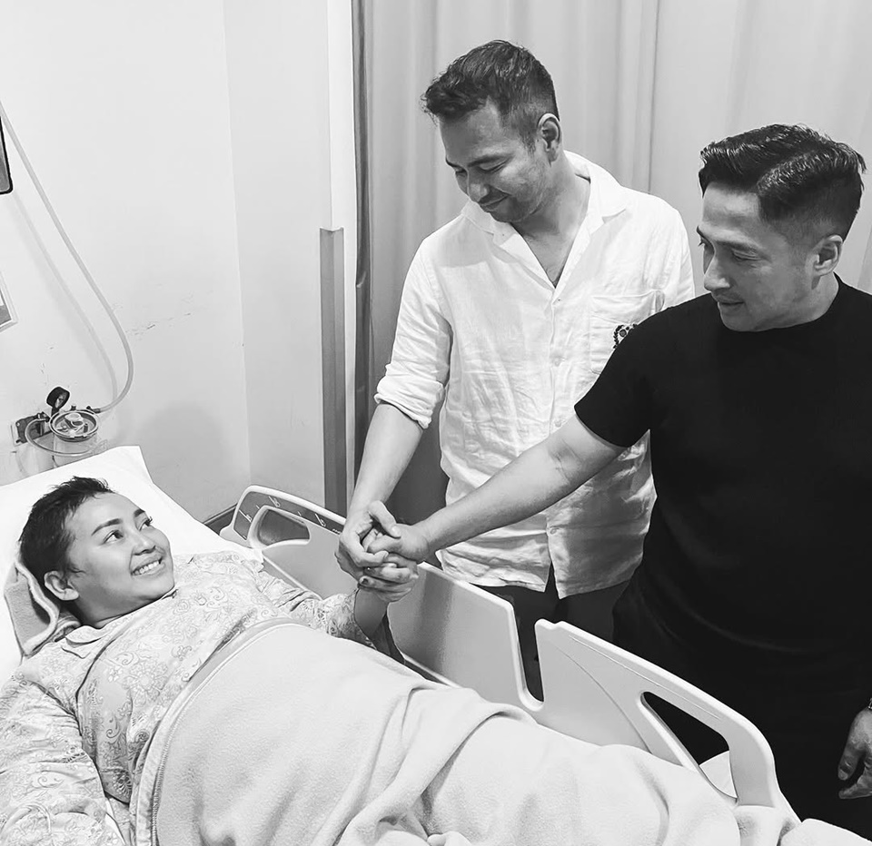 Mpok Alpa Dijenguk Raffi Ahmad dan Irfan Hakim